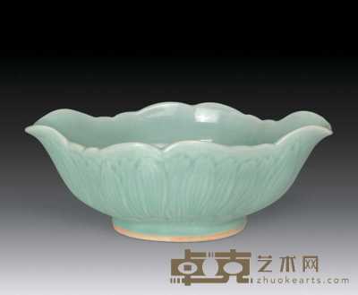 民国 豆青海棠形碗 9×26cm